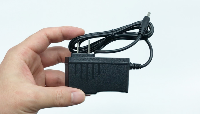 ピストンヒートIRに付属している充電用コードの画像