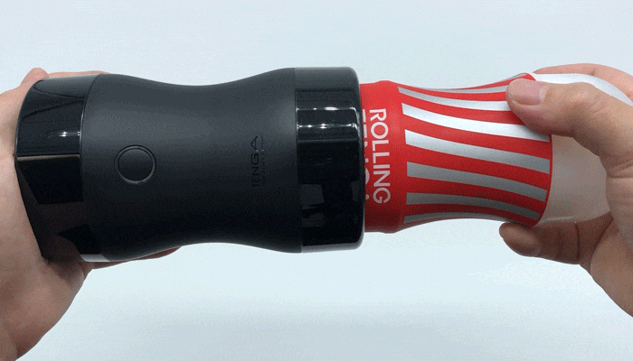 TENGA GYRO ROLLERにカップを挿入しているアニメーション画像