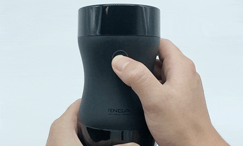 TENGA GYRO ROLLERのボタンを押した画像