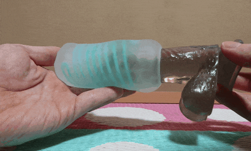 TENGA スピナー ピクセル クール エディションの奥挿入アニメーション画像