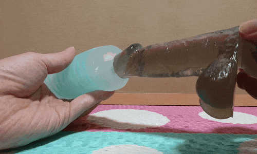 TENGA スピナー ピクセル クール エディションの亀頭挿入アニメーション画像