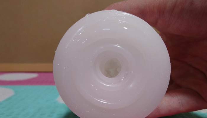 TENGA オリジナルバキューム・カップ クールの挿入口画像
