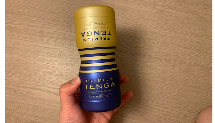 「PREMIUM TENGA デュアルフィールカップ」のパッケージ画像