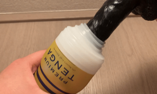 「PREMIUM TENGA デュアルフィールカップ」金色側のラストスパートのアニメーション画像